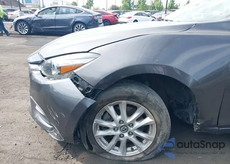 2018 Mazda Mazda3 Sport из США, поврежденный, VIN 3MZBN1U71JM185355